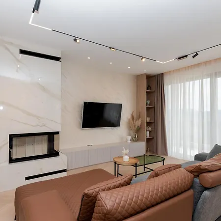 Villa Hills By Iva *